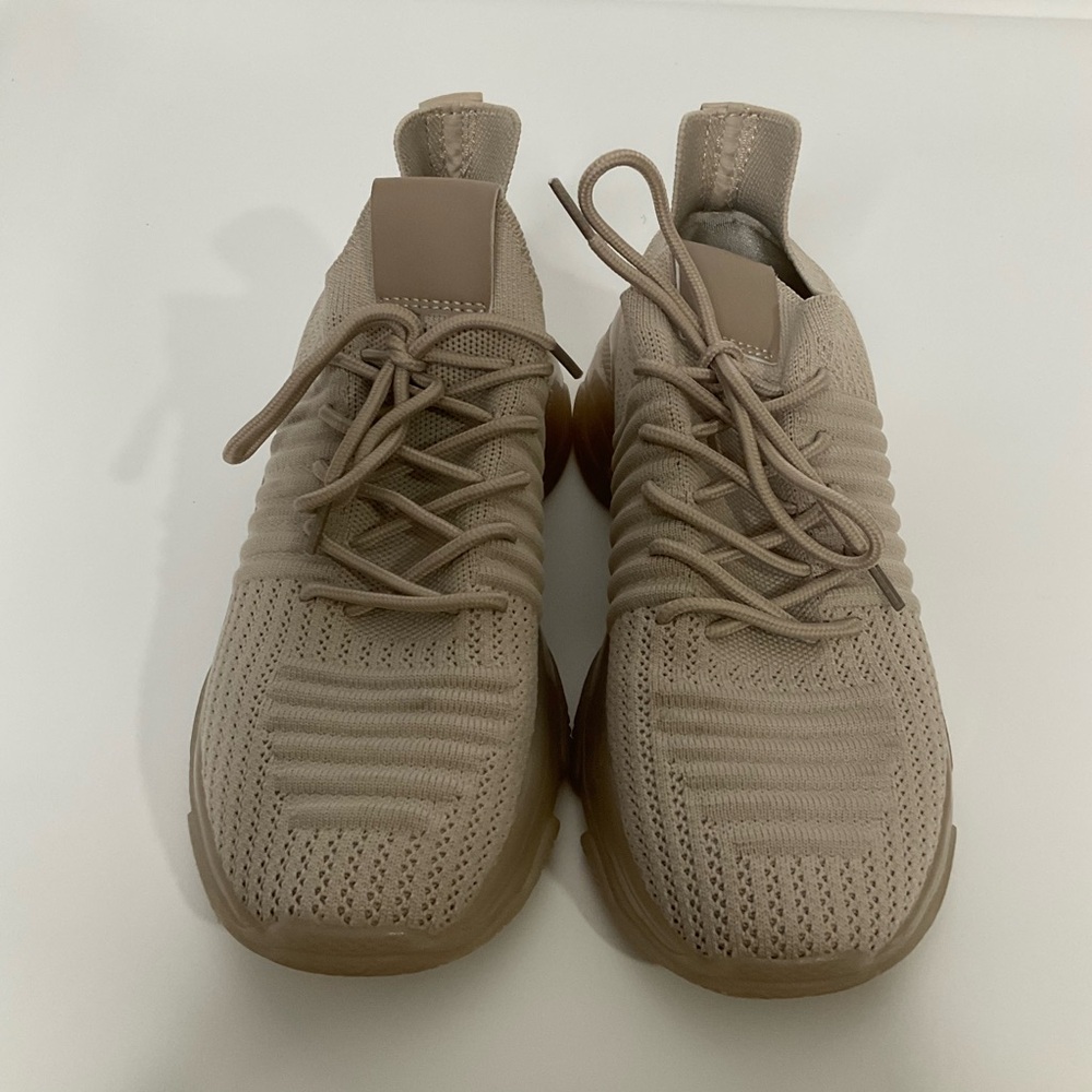 Cushionaire Apolo-T Memory Foam Tan Laces Tennis Shoes; Like New Size 8M. - Picture 4 of 14